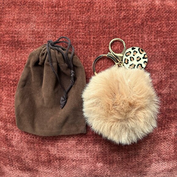 New POM POM LEOPARD Bag Charm Tan Gold Tone Hardware - Picture 1 of 7